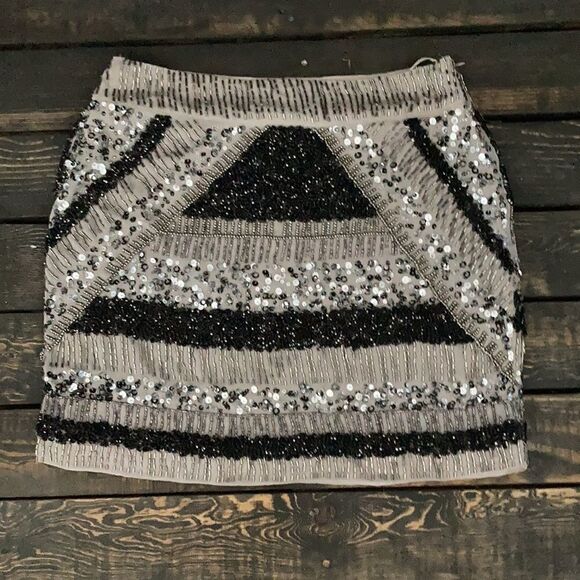 Piperlime beaded mini skirt sz-small - Picture 2 of 15